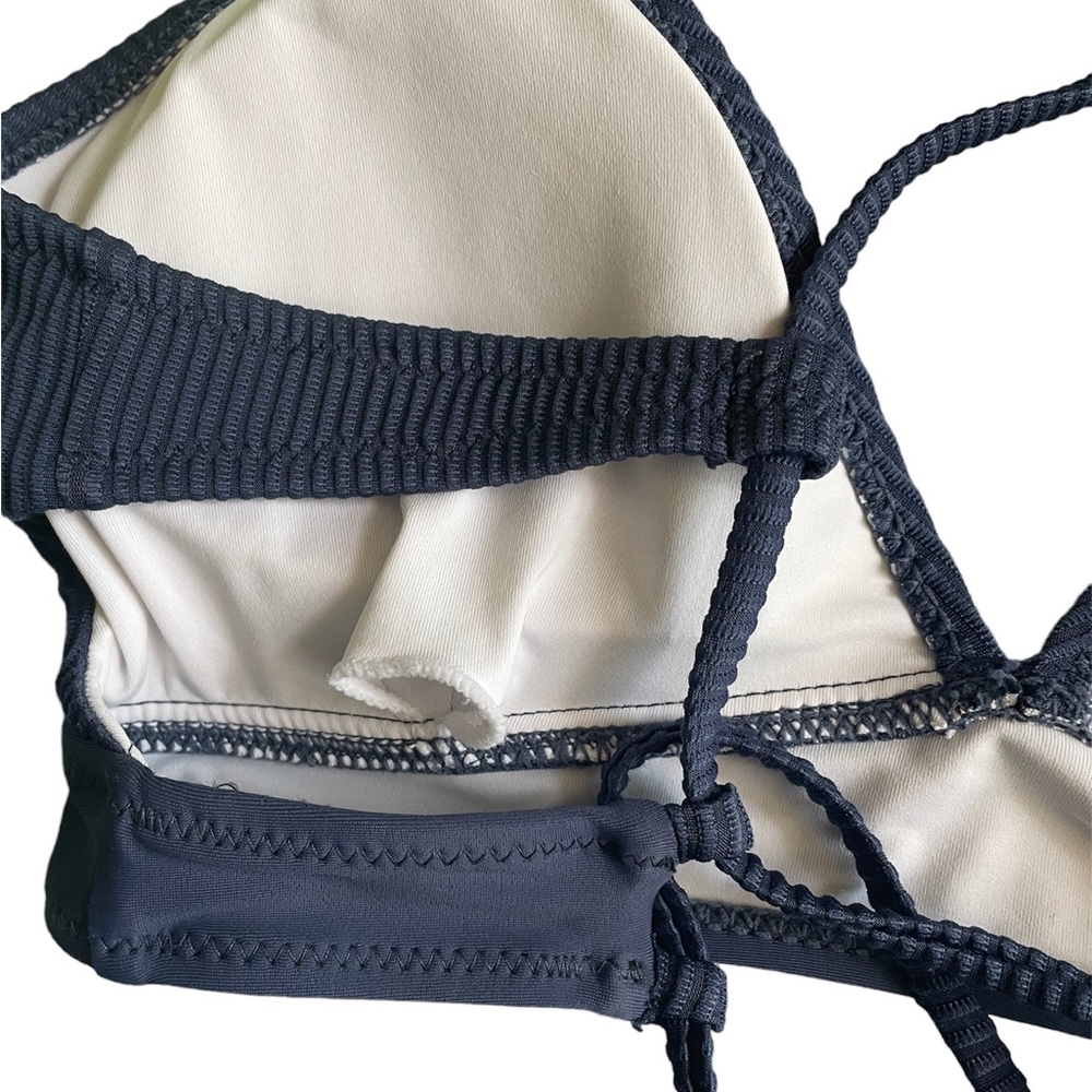 Amazin Zaful Ribbed Bikini Top with Adjustable Straps and Removable Pads (size M - Picture 4 of 7
